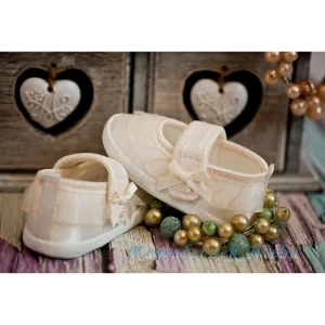 Chaussures de baptême Naomi en satin écru