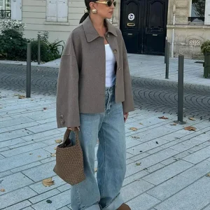Veste moderne femme coupe ample avec boutons